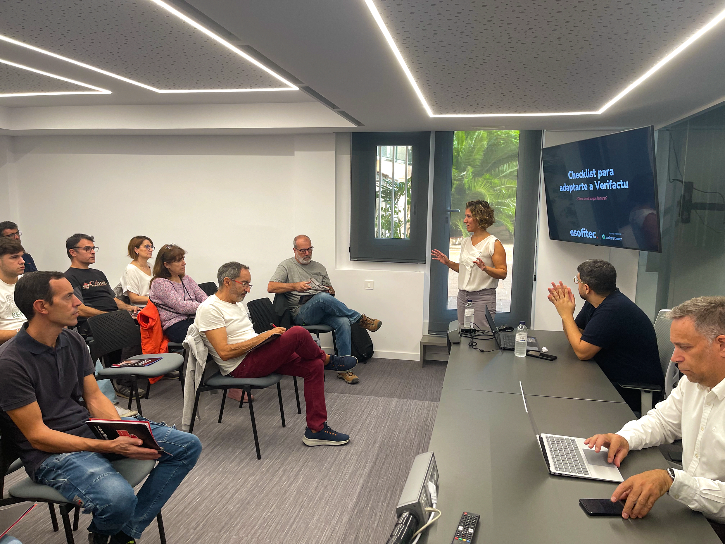 Equip d'Esofitec durant la jornada 'Checklist per adaptar-te a Verifactu' al Gremi d'Instal·ladors de Barcelona