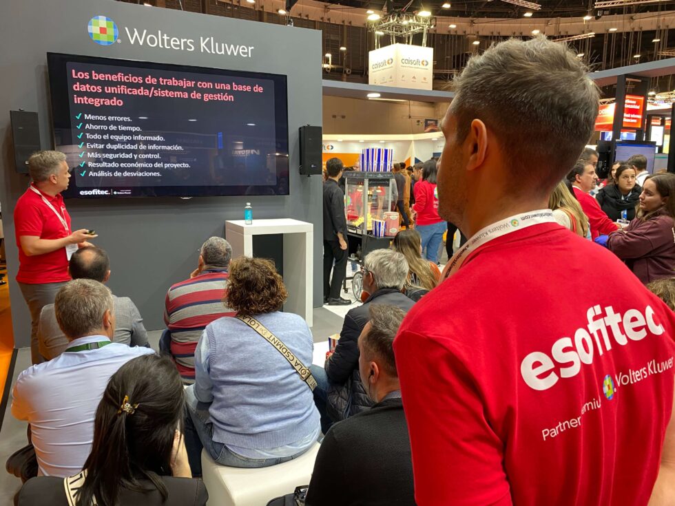 Equipo de Esofitec en Accountex España 2025 presentando soluciones empresariales y de facturación electrónica, junto a Wolters Kluwer, con próxima cita en el Business Day de Zaragoza.